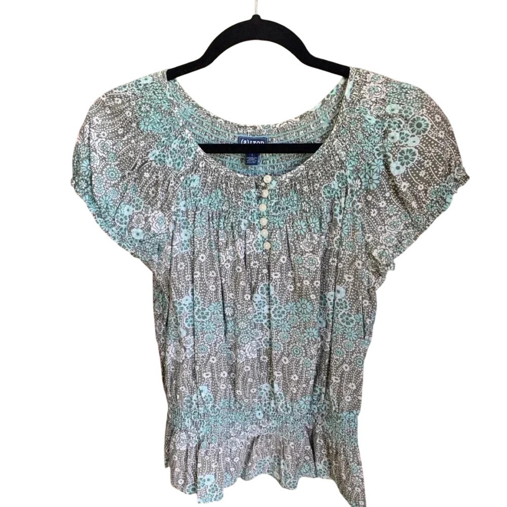 IZOD Floral Blouse Women’s Small 100% Cotton Scoop Neck Short Sleeve Button